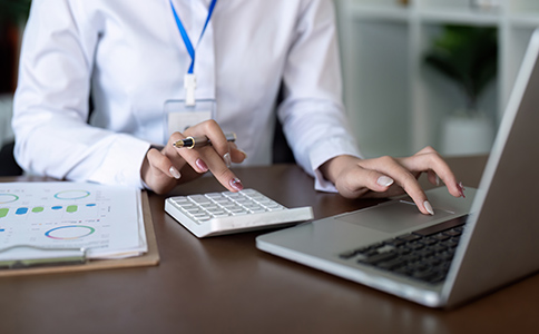 代記賬公司多少錢一年？